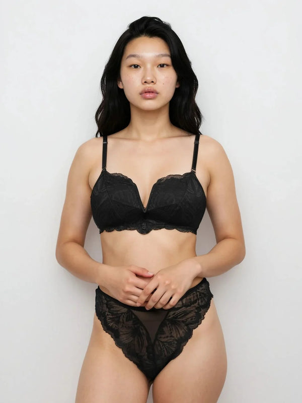 Edit Black Lace V-Wired Lingerie Set